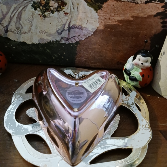 Shiny Pink Heart shaped dish And A Shiny Ceramic ✨️ "LOVE In The Air"💙 Sign. - Picture 5 of 14